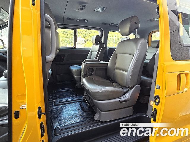 Hyundai Starex 2019 — photo 8