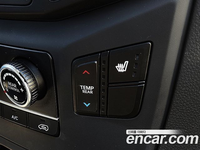 Hyundai Starex 2019 — photo 18