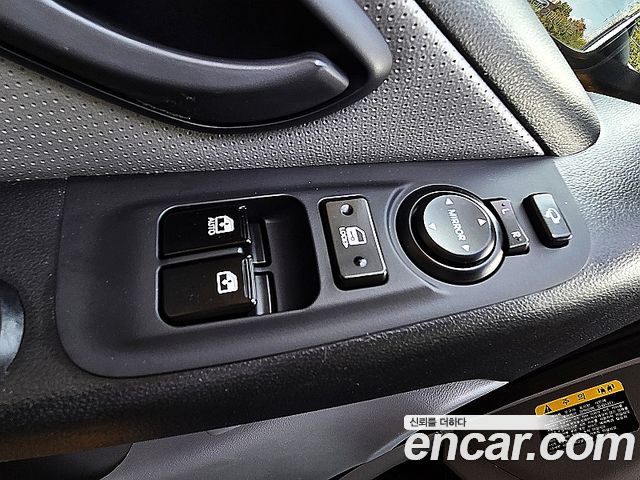 Hyundai Starex 2019 — photo 19