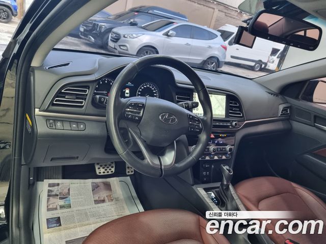 Hyundai AVANTE 2019 — photo 13