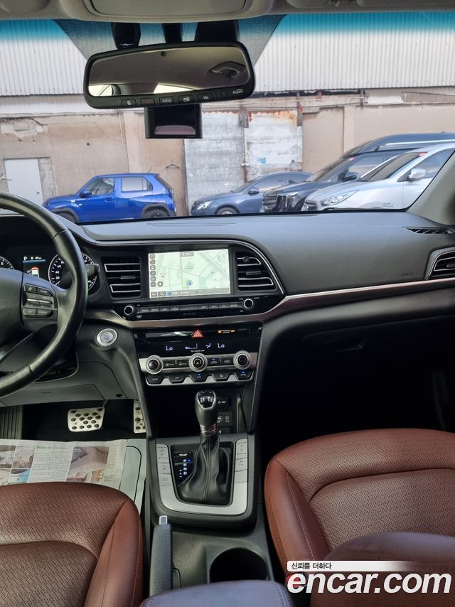 Hyundai AVANTE 2019 — photo 14