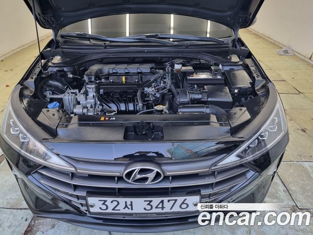 Hyundai AVANTE 2019 — photo 16