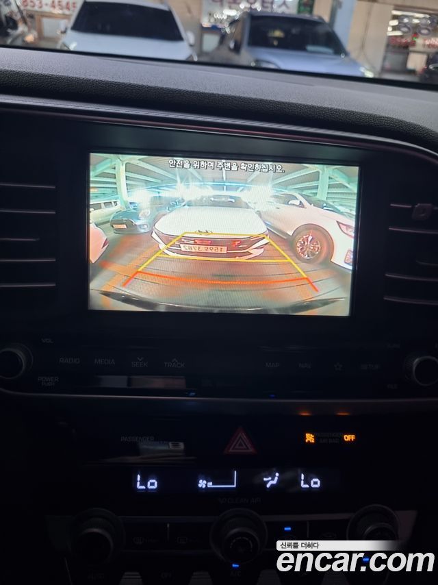 Hyundai AVANTE 2019 — photo 19