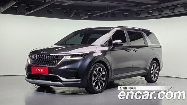 Kia Canival 2023 — photo 1