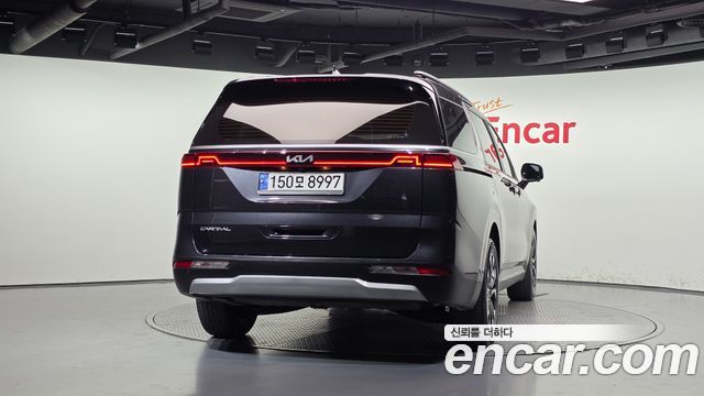 Kia Canival 2023 — photo 4