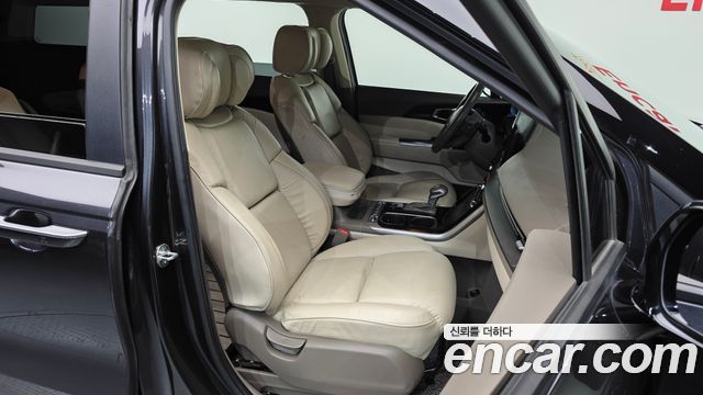 Kia Canival 2023 — photo 11