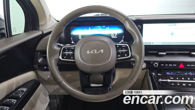 Kia Canival 2023 — photo 13