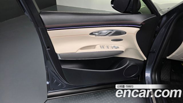 Genesis GV70 2025 — photo 14
