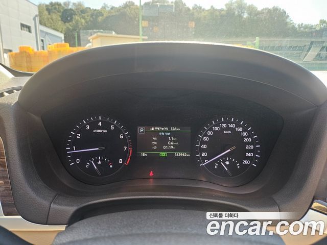 Genesis G80 2017 — photo 8
