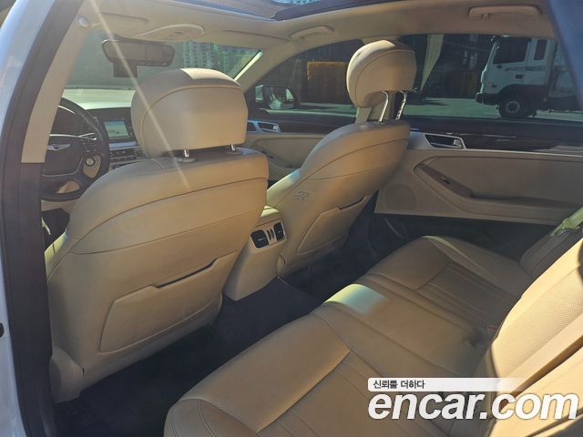 Genesis G80 2017 — photo 17