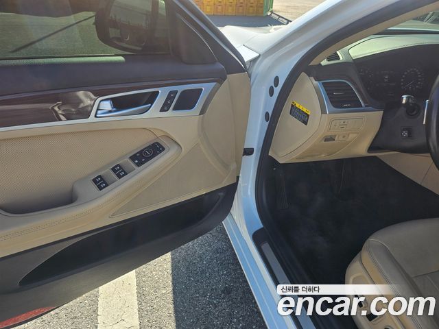 Genesis G80 2017 — photo 20