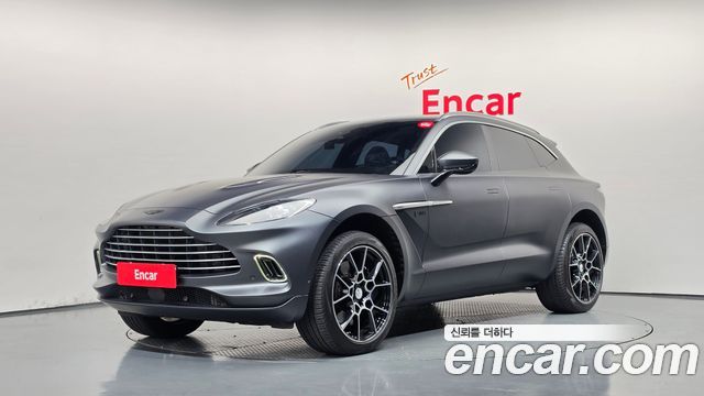 Aston Martin DBX 2021 — photo 1