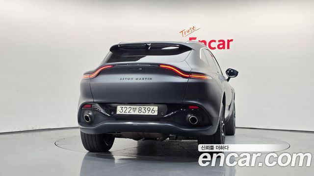Aston Martin DBX 2021 — photo 4
