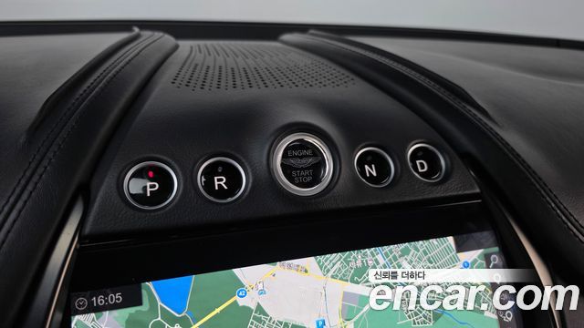 Aston Martin DBX 2021 — photo 31