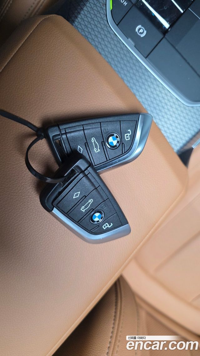 BMW 3-Series 2023 — photo 24