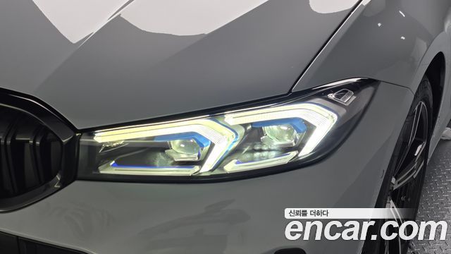 BMW 3-Series 2023 — photo 8