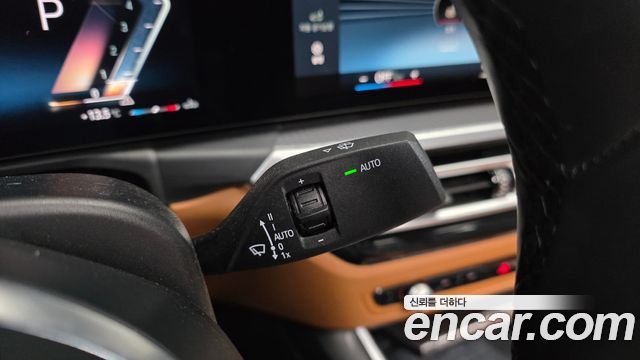 BMW 3-Series 2023 — photo 29