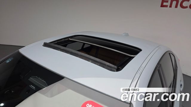 BMW 3-Series 2023 — photo 37
