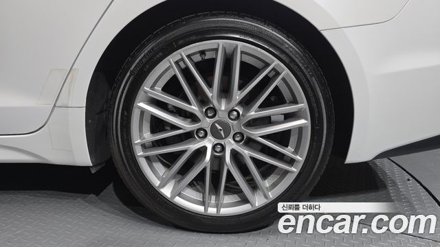Genesis G70 2020 — photo 7