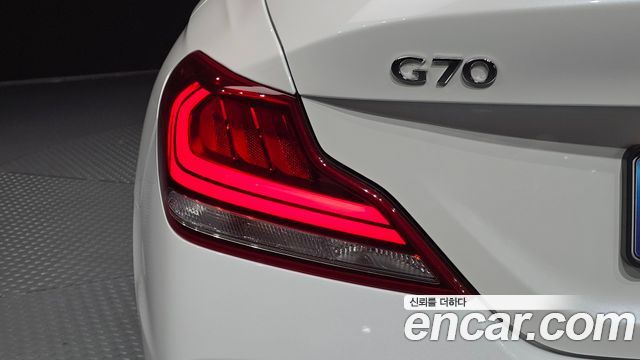 Genesis G70 2020 — photo 9