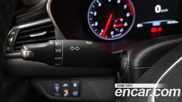 Genesis G70 2020 — photo 29