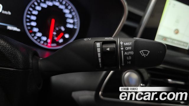 Genesis G70 2020 — photo 30