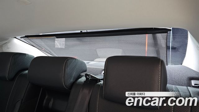 Lexus ES 2019 — photo 33