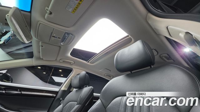 Genesis G90 2019 — photo 12