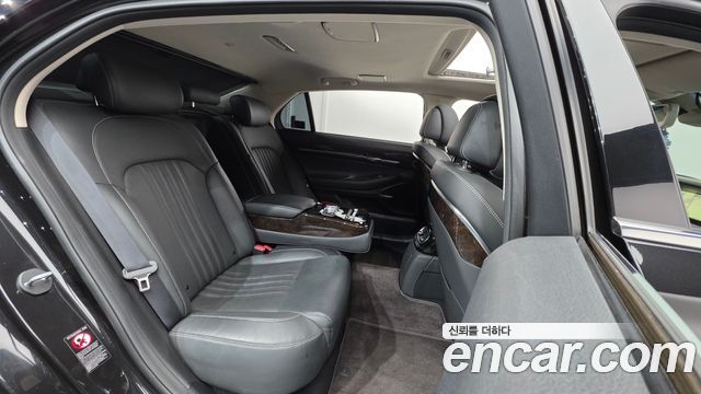 Genesis G90 2019 — photo 18