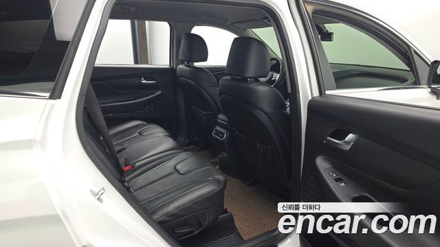 Hyundai Santafe 2023 — photo 12