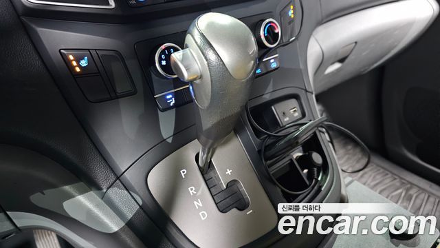 Hyundai Starex 2016 — photo 9
