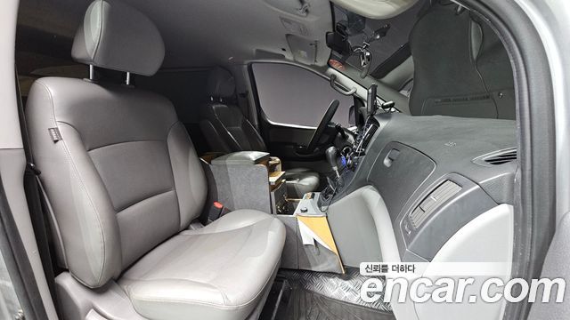 Hyundai Starex 2016 — photo 10