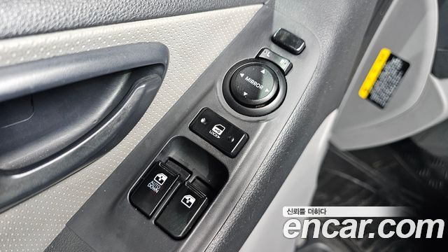Hyundai Starex 2016 — photo 11