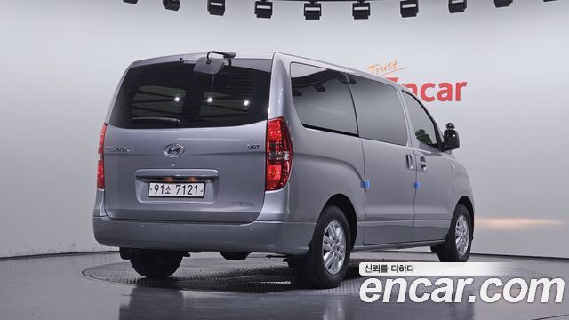 Hyundai Starex 2021 — photo 2