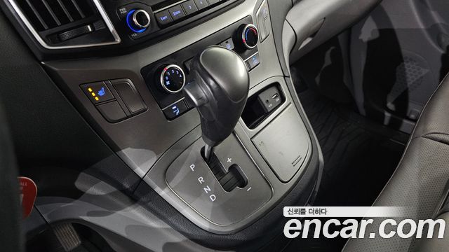Hyundai Starex 2021 — photo 9
