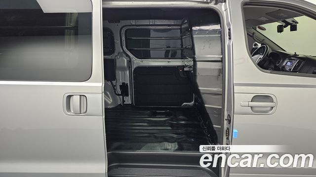 Hyundai Starex 2021 — photo 12