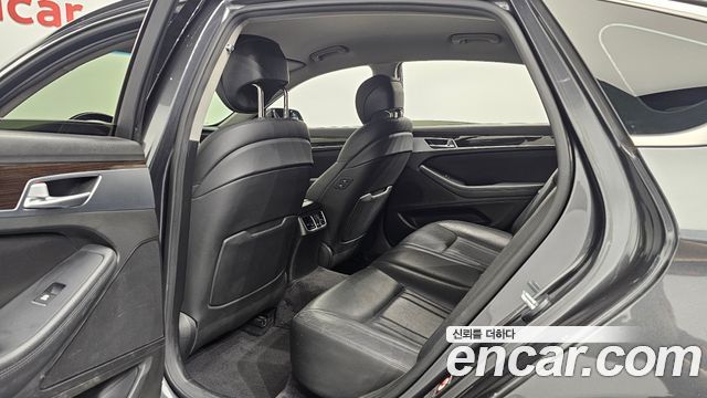 Genesis G80 2017 — photo 11