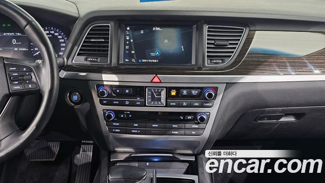 Genesis G80 2017 — photo 14