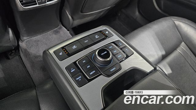 Genesis G80 2017 — photo 19