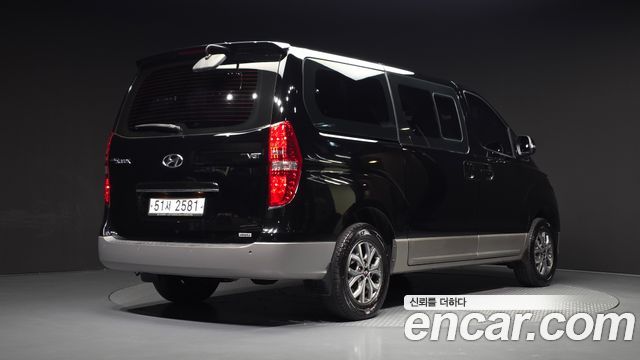Hyundai Starex 2019 — photo 2