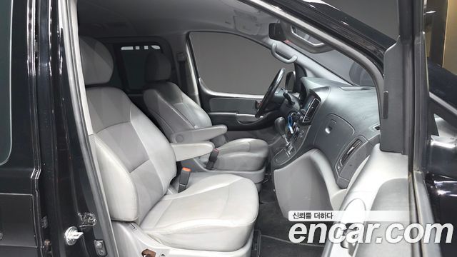Hyundai Starex 2019 — photo 11