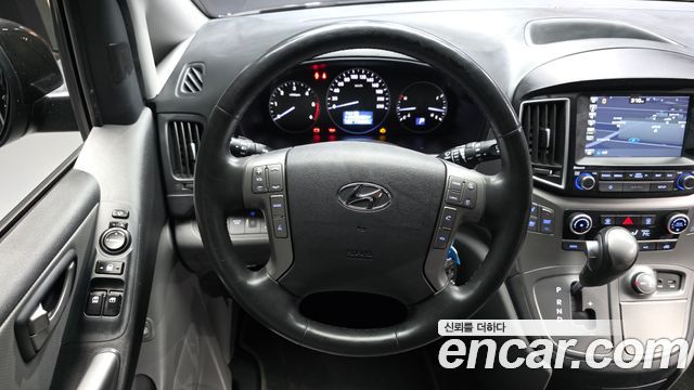 Hyundai Starex 2019 — photo 13