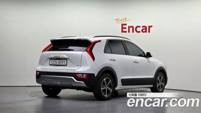 Kia Niro 2025 — photo 2