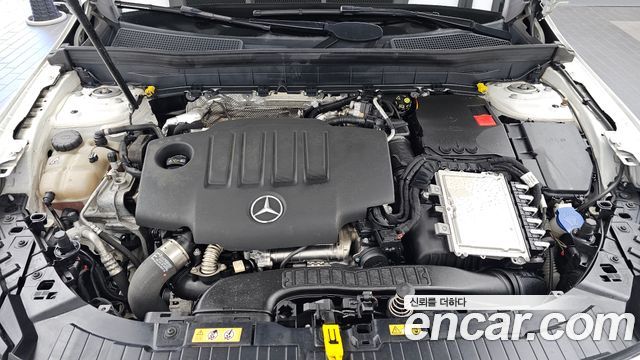 Mercedes-Benz GLB-Class 2021 — photo 6