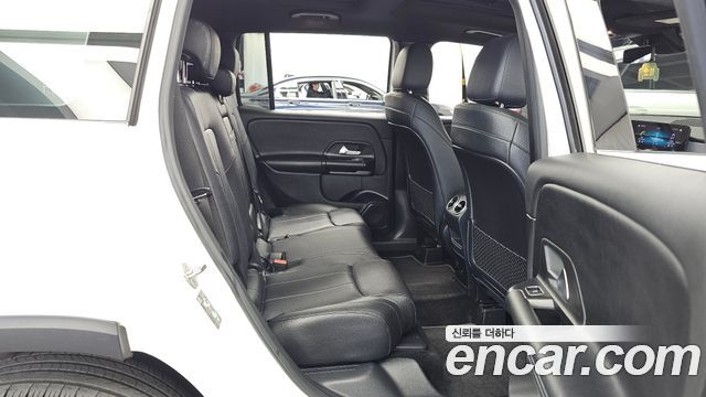 Mercedes-Benz GLB-Class 2021 — photo 12
