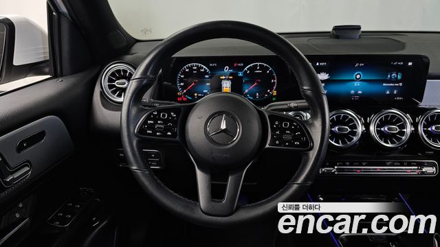 Mercedes-Benz GLB-Class 2021 — photo 13