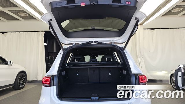 Mercedes-Benz GLB-Class 2021 — photo 20