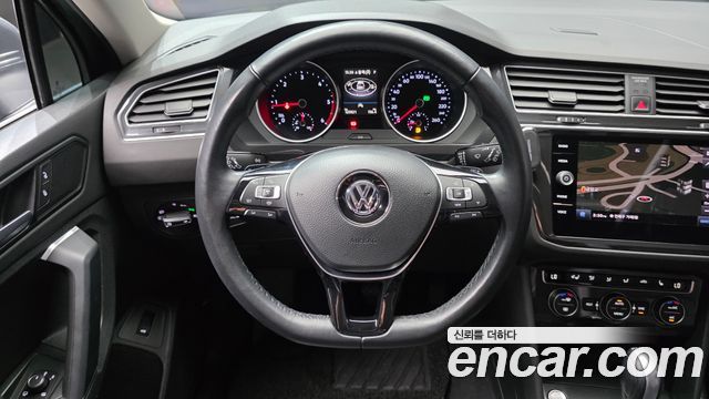 Volkswagen Tiguan 2020 — photo 19