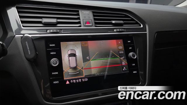 Volkswagen Tiguan 2020 — photo 20
