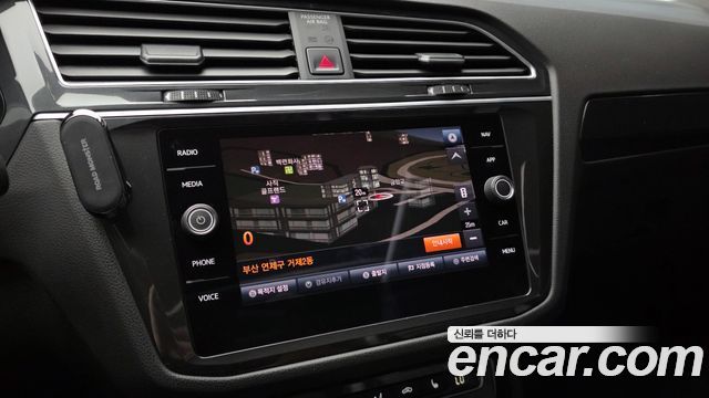 Volkswagen Tiguan 2020 — photo 22
